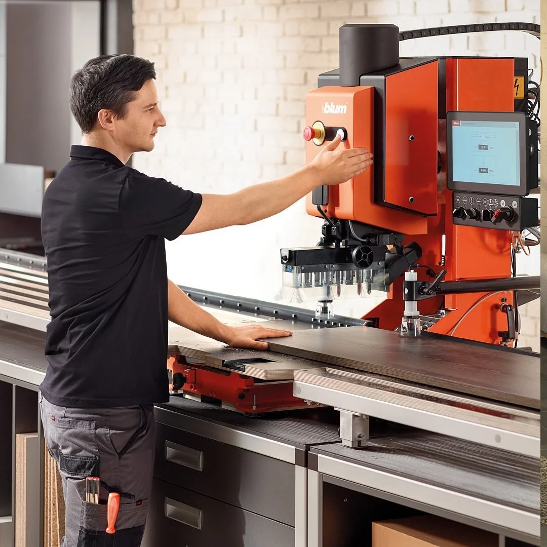 Жетілген әйелдер секс видео Үстсіз тит шейкер